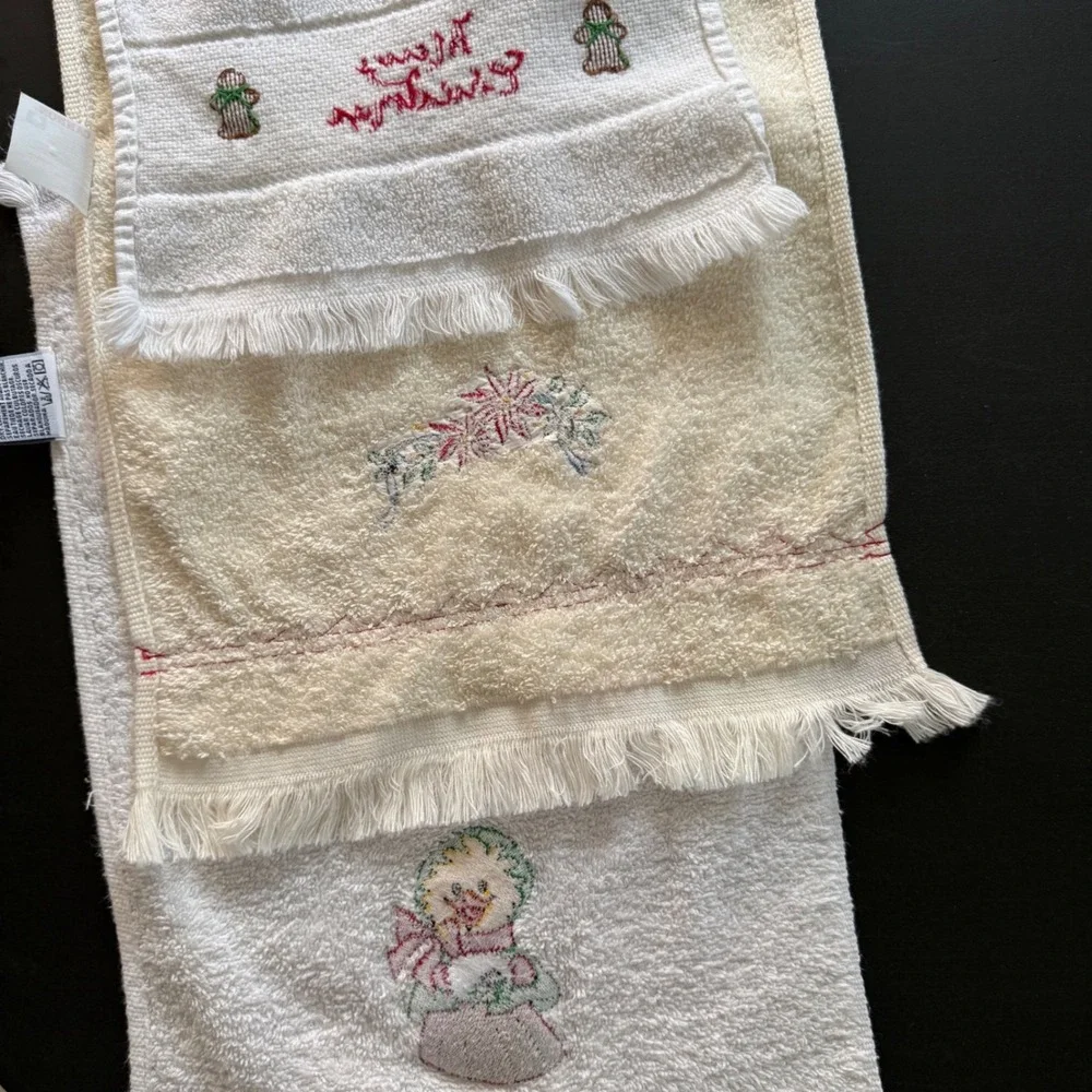 Vintage Cannon Martex Christmas Hand Towels Set 3 White‎ Cream Cotton Fringed
